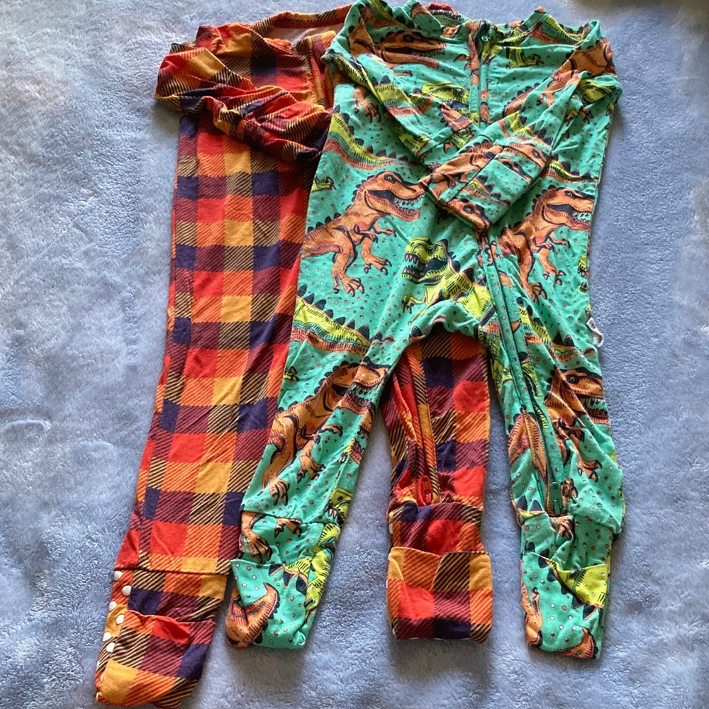 Set of 2 Gigi and Max One-Piece Footed Pjs